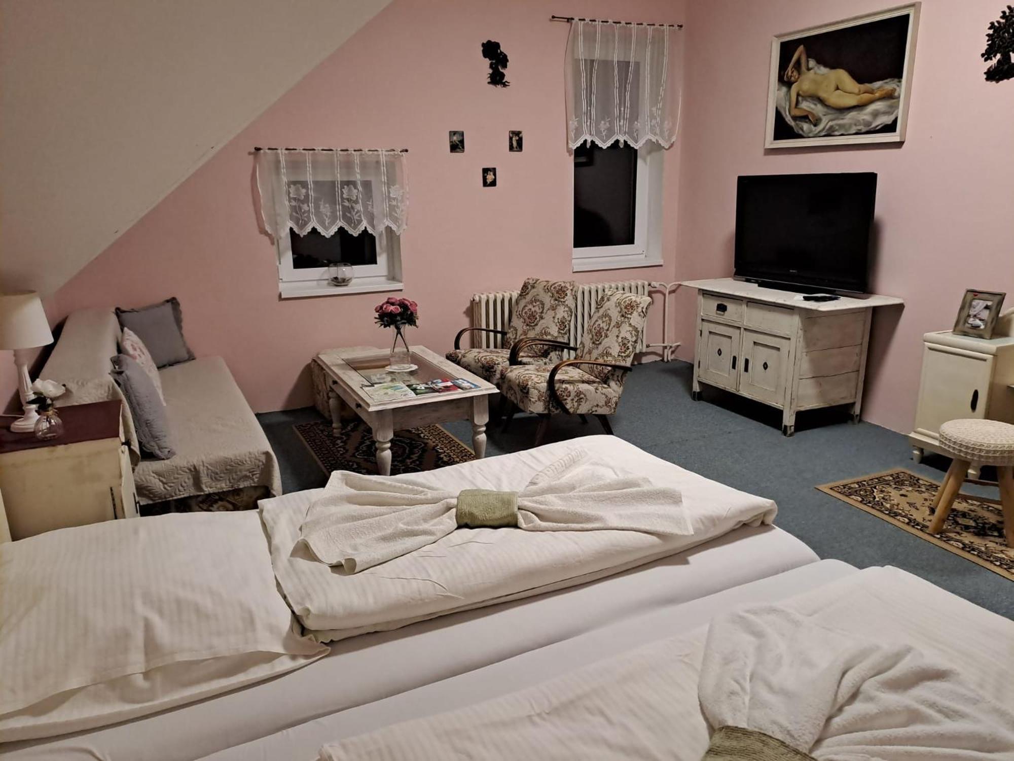 Hotel Kamenny Vrch Chomutov Zimmer foto