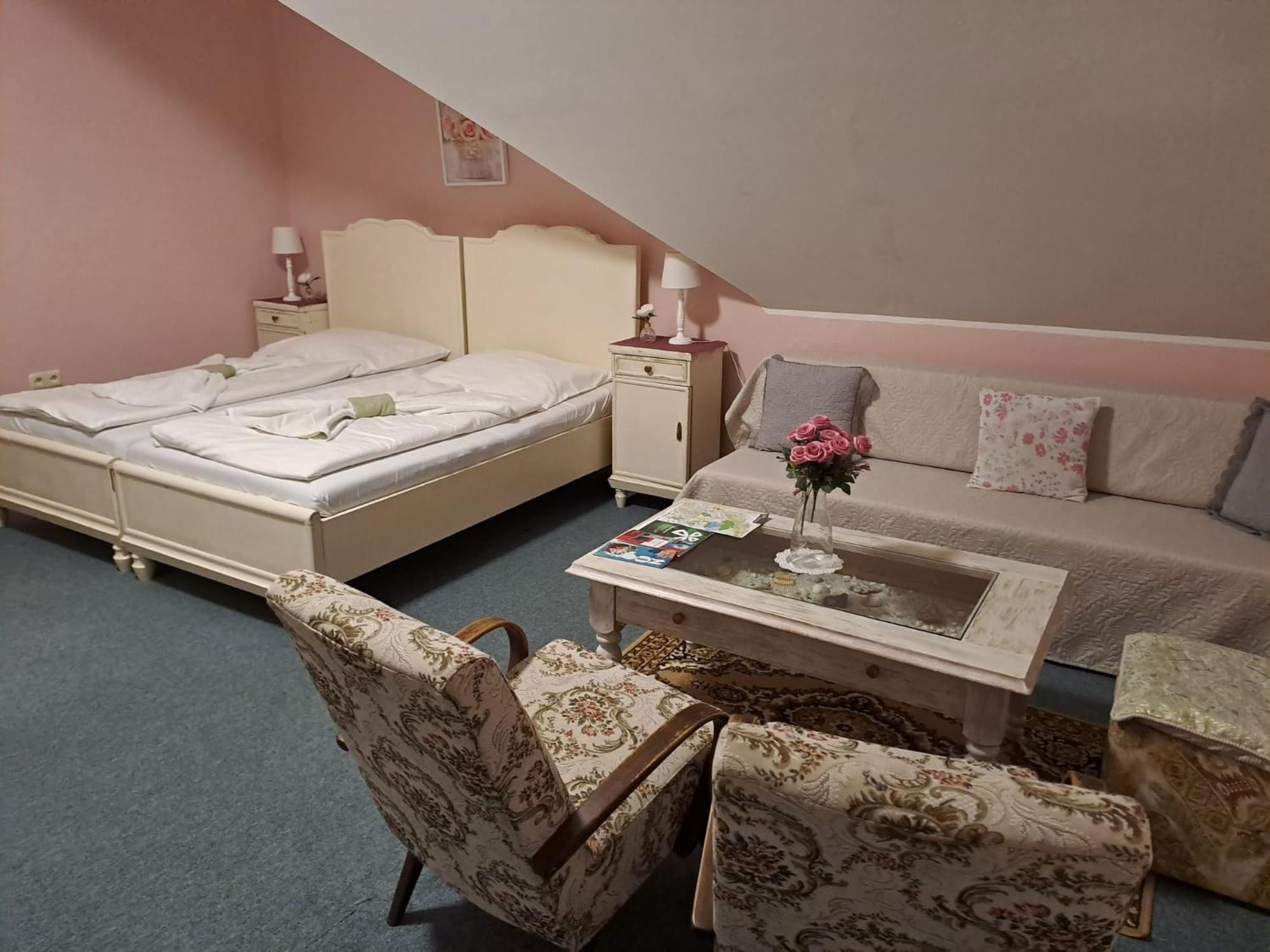 Hotel Kamenny Vrch Chomutov Zimmer foto